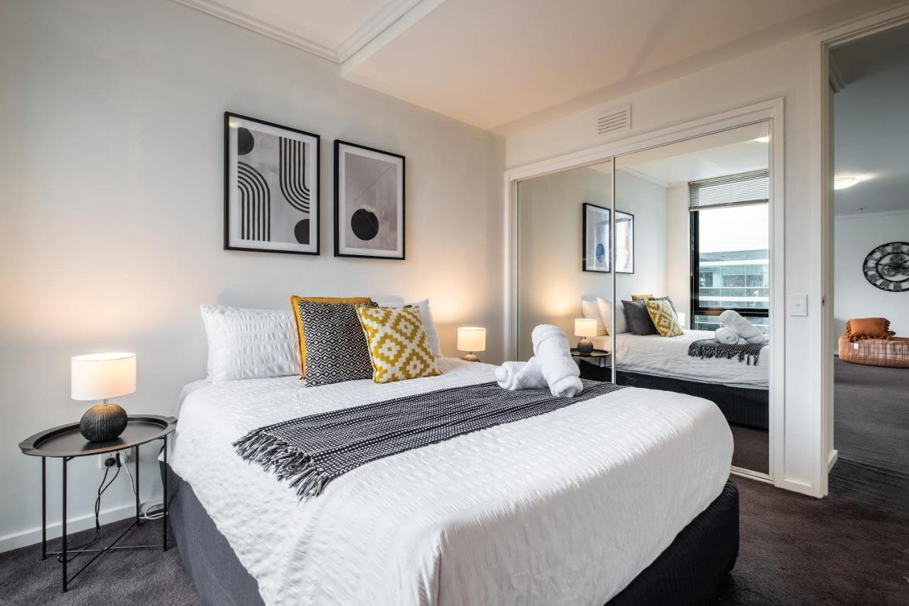 Mega Style Apartments Capri Melbourne Exterior photo